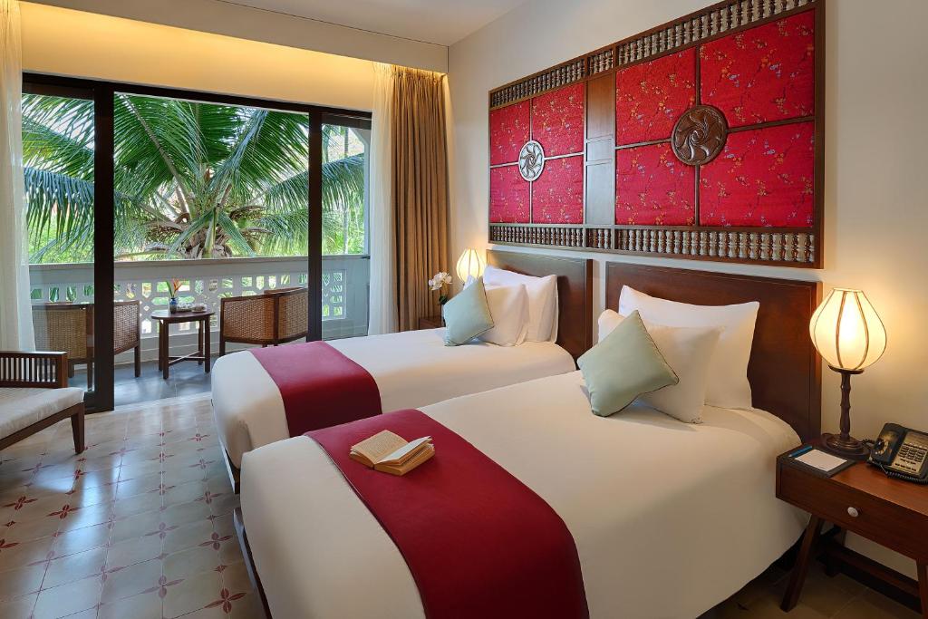 Phòng Grand Deluxe 2 Giường Đơn Nhìn Ra Sông & Thành Phố- Bestnbooking.vn